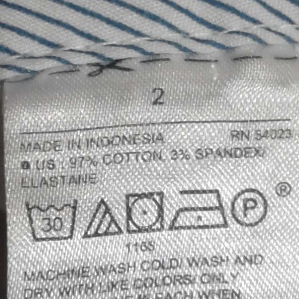 Old Navy Everyday Shorts Khaki Size 2 - Picture 3 of 7